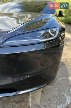 Седан Tesla Model 3 2024 в 