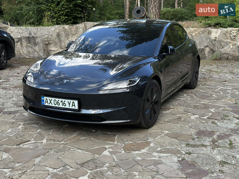 Седан Tesla Model 3 2024 в Харькове