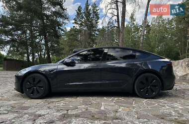 Седан Tesla Model 3 2024 в 