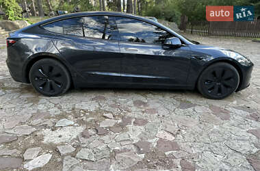 Седан Tesla Model 3 2024 в 