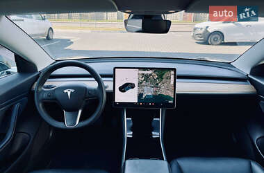 Седан Tesla Model 3 2020 в 