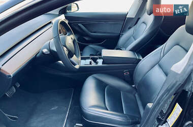 Седан Tesla Model 3 2020 в 