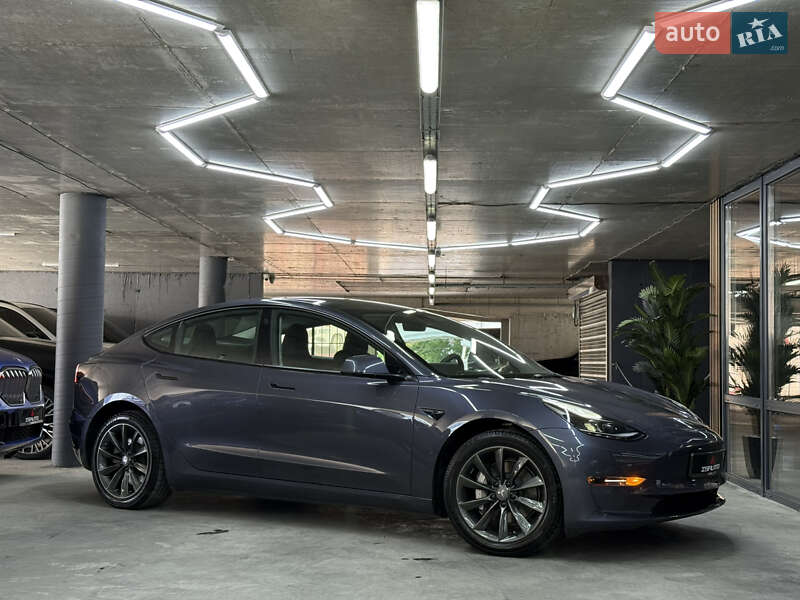 Седан Tesla Model 3 2023 в Одессе
