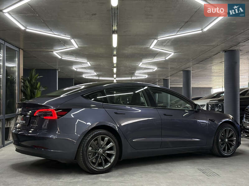 Седан Tesla Model 3 2023 в Одессе