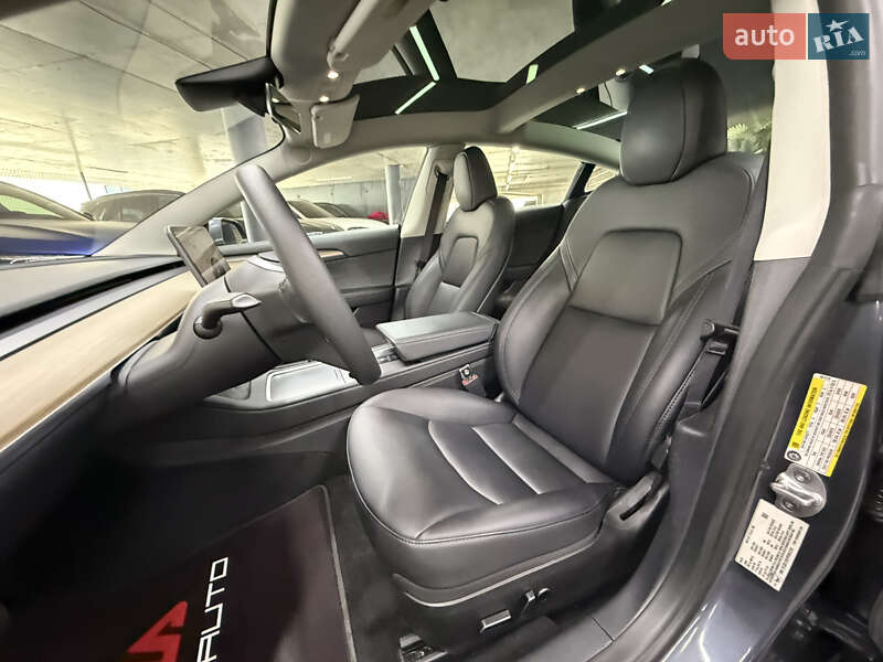 Седан Tesla Model 3 2023 в Одессе