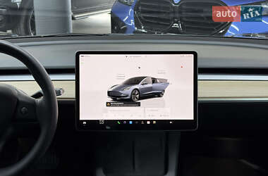 Седан Tesla Model 3 2023 в 