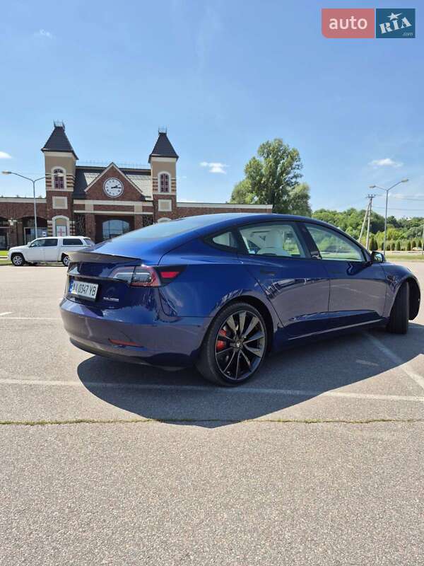 Седан Tesla Model 3 2020 в Киеве
