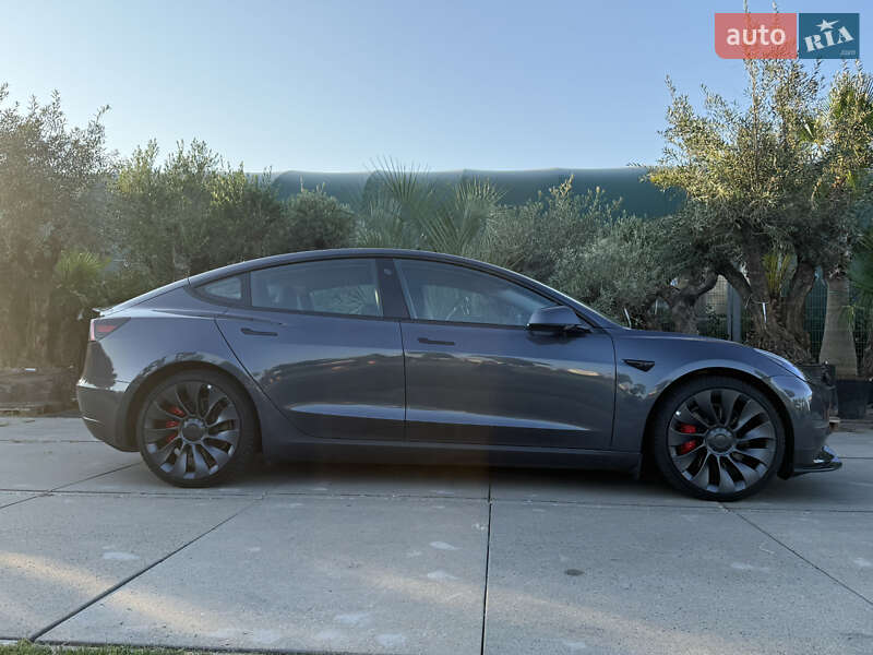 Седан Tesla Model 3 2022 в Києві