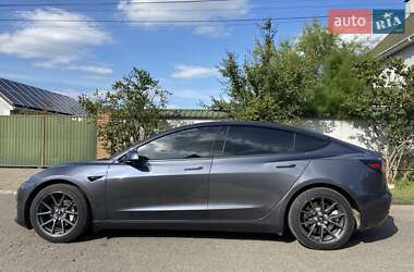 Седан Tesla Model 3 2022 в Киеве