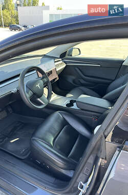 Седан Tesla Model 3 2022 в 