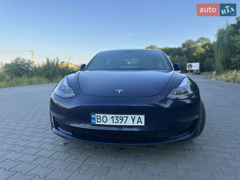 Седан Tesla Model 3 2021 в Теребовлі