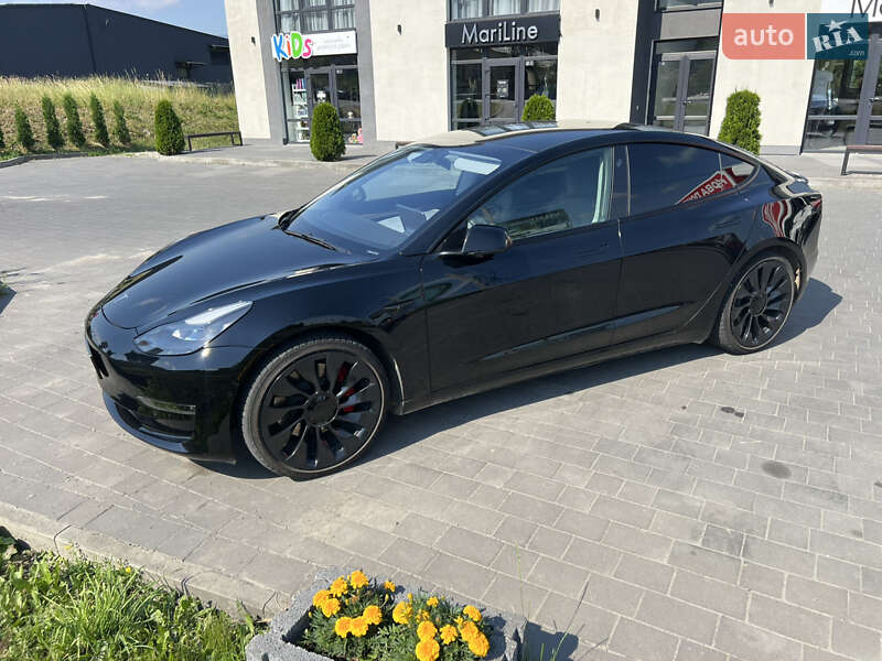 Седан Tesla Model 3 2022 в Ивано-Франковске
