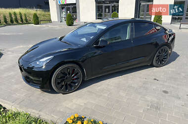Седан Tesla Model 3 2022 в 