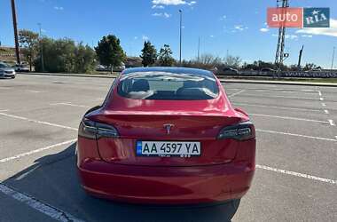 Седан Tesla Model 3 2021 в 