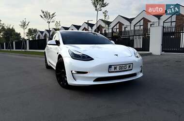 Седан Tesla Model 3 2021 в 