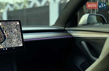 Седан Tesla Model 3 2021 в 