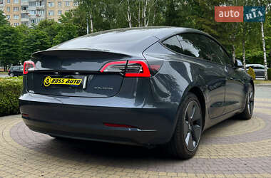 Седан Tesla Model 3 2021 в 