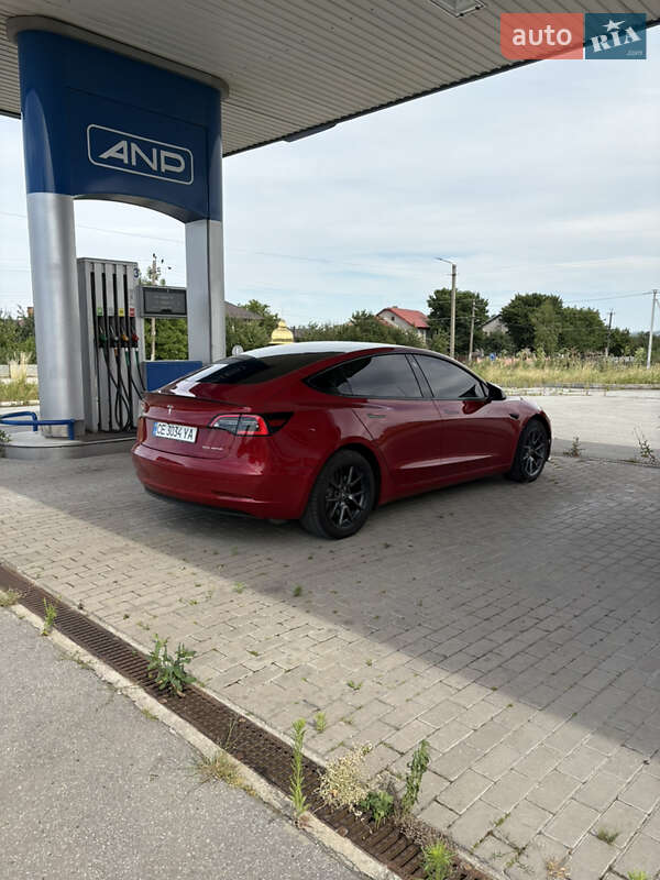 Седан Tesla Model 3 2021 в Чернівцях