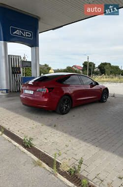 Седан Tesla Model 3 2021 в 