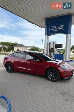 Седан Tesla Model 3 2021 в 