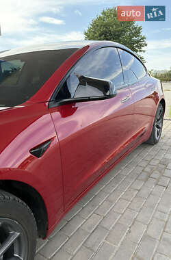Седан Tesla Model 3 2021 в 