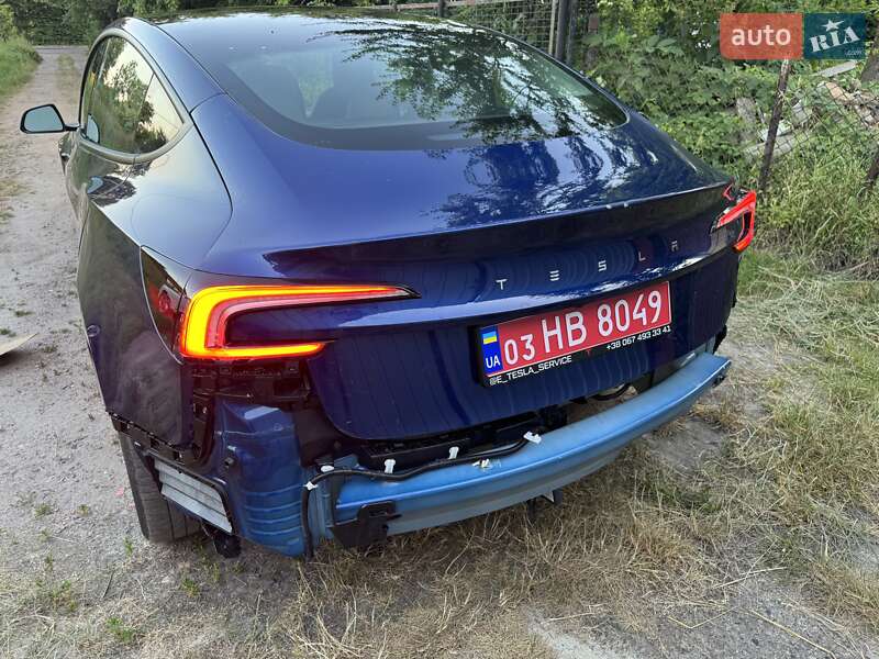 Седан Tesla Model 3 2024 в Львове