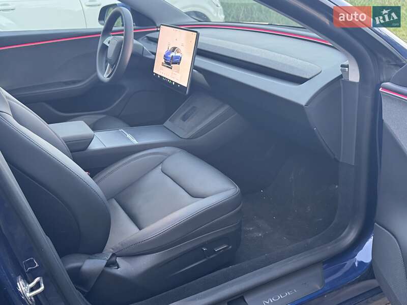 Седан Tesla Model 3 2024 в Львове