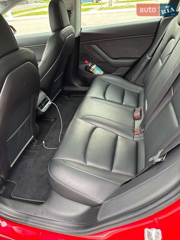 Седан Tesla Model 3 2019 в Ивано-Франковске