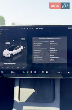 Седан Tesla Model 3 2022 в 