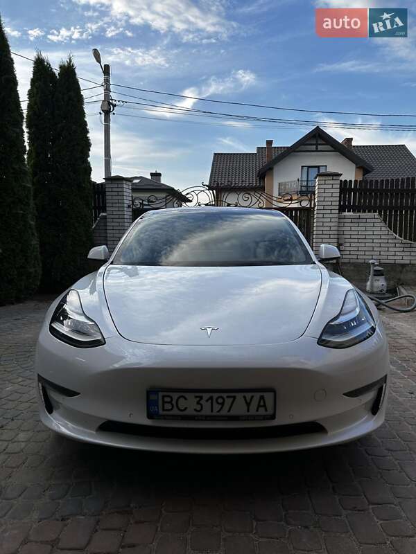 Седан Tesla Model 3 2018 в 