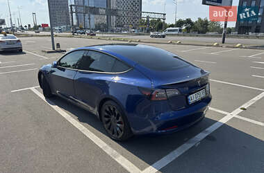 Седан Tesla Model 3 2021 в 