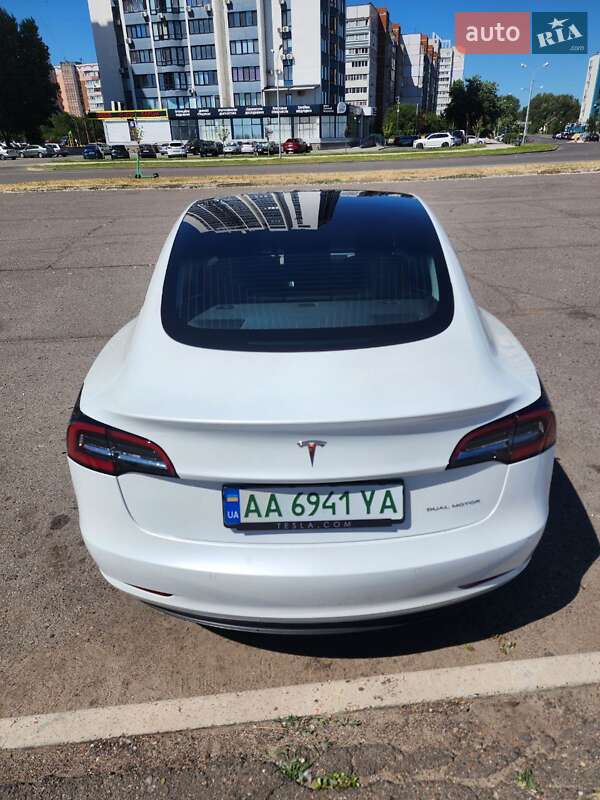 Седан Tesla Model 3 2020 в Черкассах