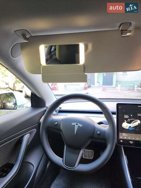 Седан Tesla Model 3 2020 в Черкассах