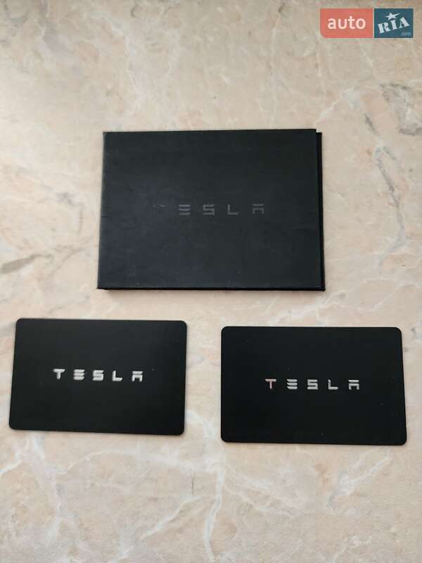 Седан Tesla Model 3 2020 в Черкассах