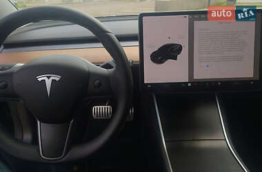 Седан Tesla Model 3 2020 в 