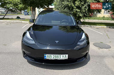 Седан Tesla Model 3 2022 в 