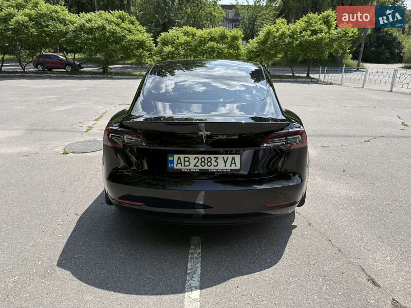 Седан Tesla Model 3 2022 в Вінниці
