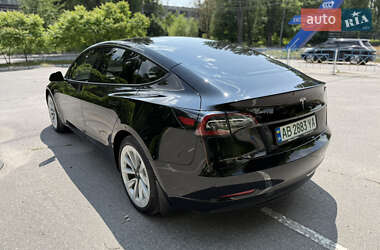 Седан Tesla Model 3 2022 в 