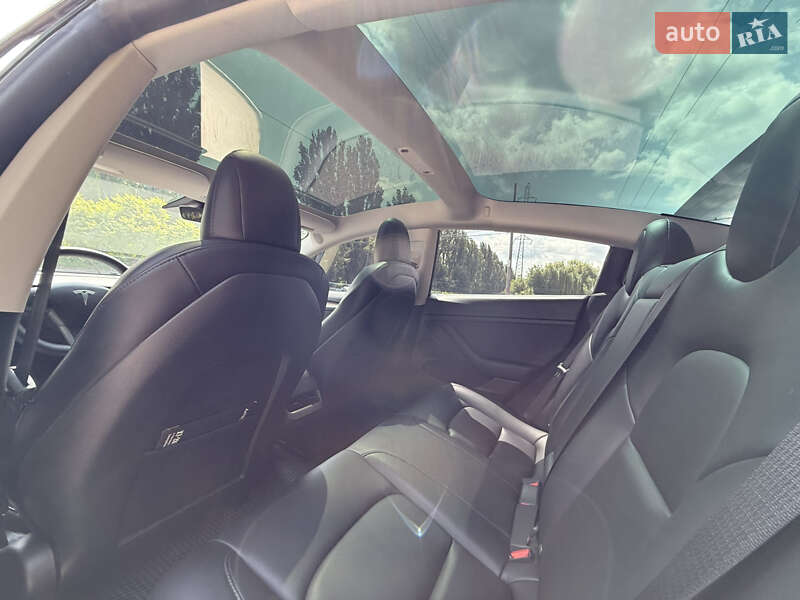 Седан Tesla Model 3 2022 в Вінниці