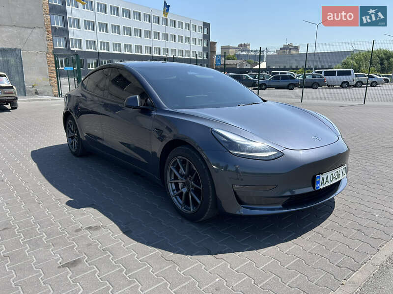 Седан Tesla Model 3 2022 в Василькові