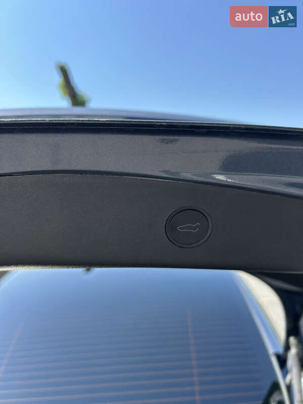 Седан Tesla Model 3 2022 в Василькові