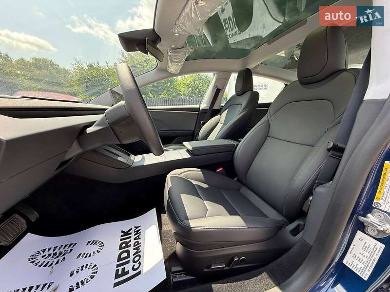 Седан Tesla Model 3 2024 в Луцке