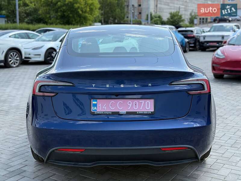 Седан Tesla Model 3 2024 в Луцке