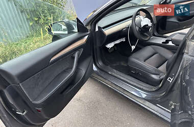 Седан Tesla Model 3 2022 в 
