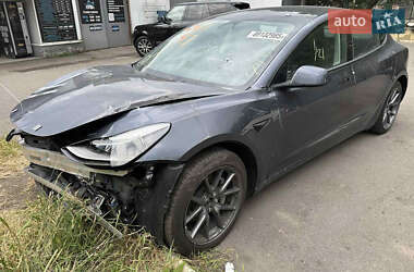 Седан Tesla Model 3 2022 в 
