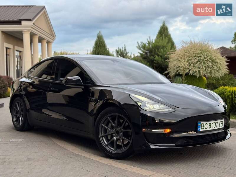 Седан Tesla Model 3 2021 в Стрые