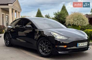 Седан Tesla Model 3 2021 в 