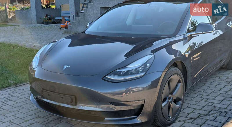 Седан Tesla Model 3 2020 в Тернополе