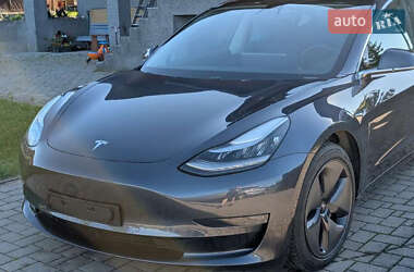 Седан Tesla Model 3 2020 в 