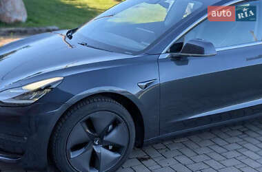 Седан Tesla Model 3 2020 в 
